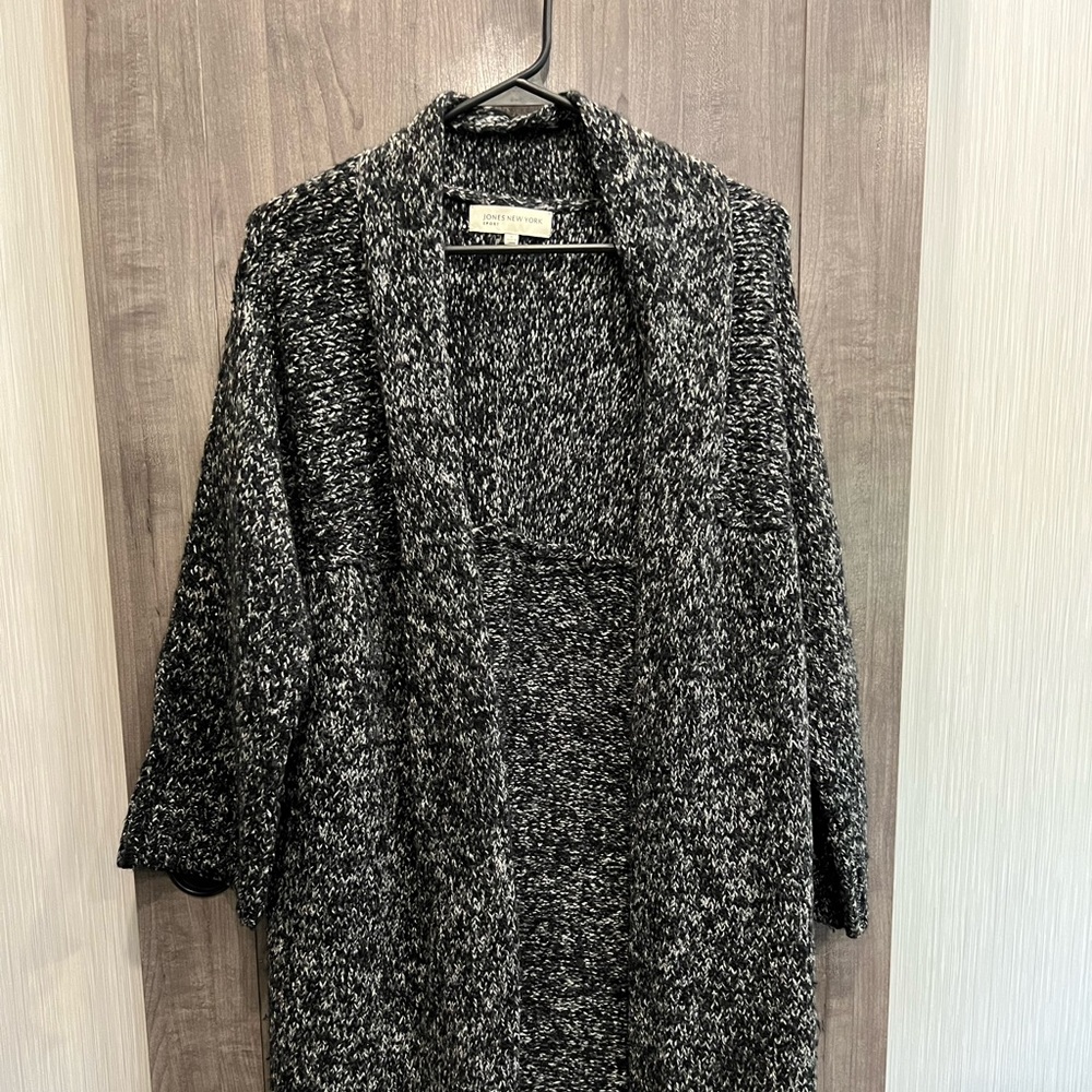 Womens black and white long cardigan/sweater.